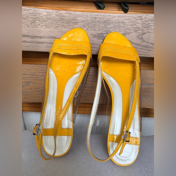 Theory Yellow Women's Sandals size 39 1/2 - Picture 1 of 11